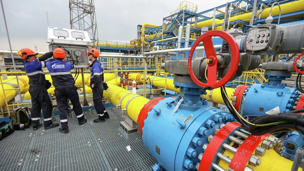 Поставки российского газа по трубам в Европу достигли годового максимума в июле — Reuters