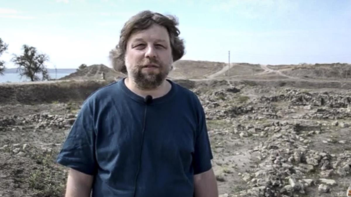 Эрмитаж не стал нанимать адвоката для арестованного археолога: деньги на защиту Александра Бутягина собирают коллеги и через Boosty