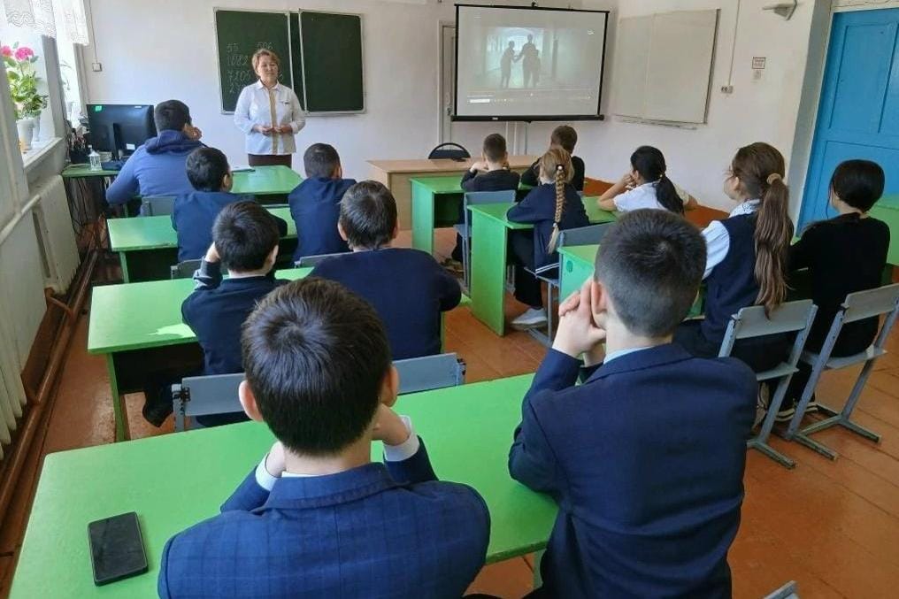 Российским школьникам рассказали о «новоиспеченных нацистах» в Украине на уроках памяти о «геноциде советского народа»